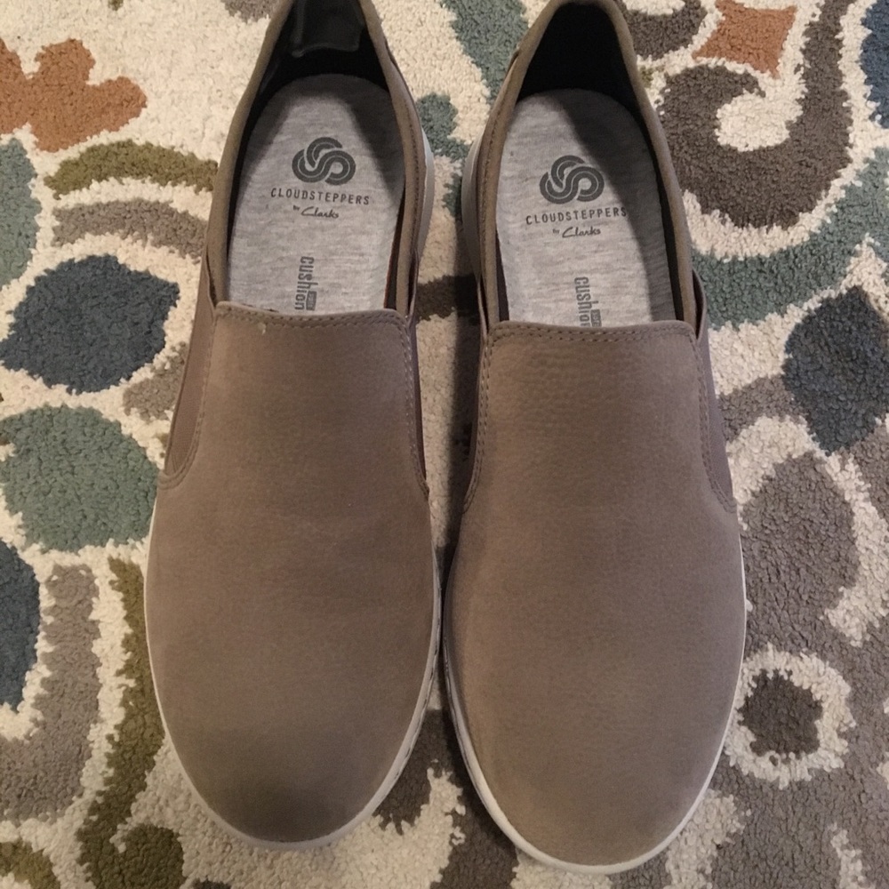 Clark’s Cloudstepper sneakers
